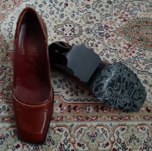 Burgundy Rococo Lady Ophelia